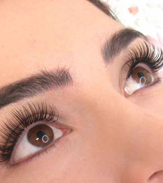 5 Errores Comunes en el Cuidado de las Cejas y Cómo Evitarlos